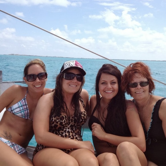 Meet your Posher, Luanne - Picture 1 of 1